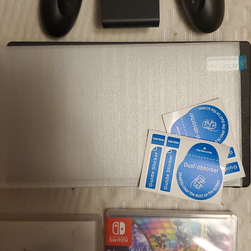 Nitendo switch with extras - Picture 8 of 9